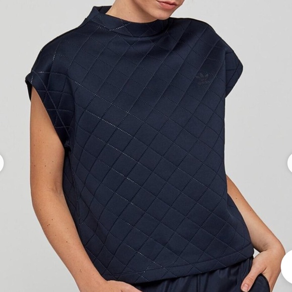 LIKE NEW Adidas Originals Women’s Embossed Quilted Top Tee - Picture 6 of 6